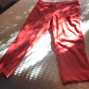 Fitted stretch capri